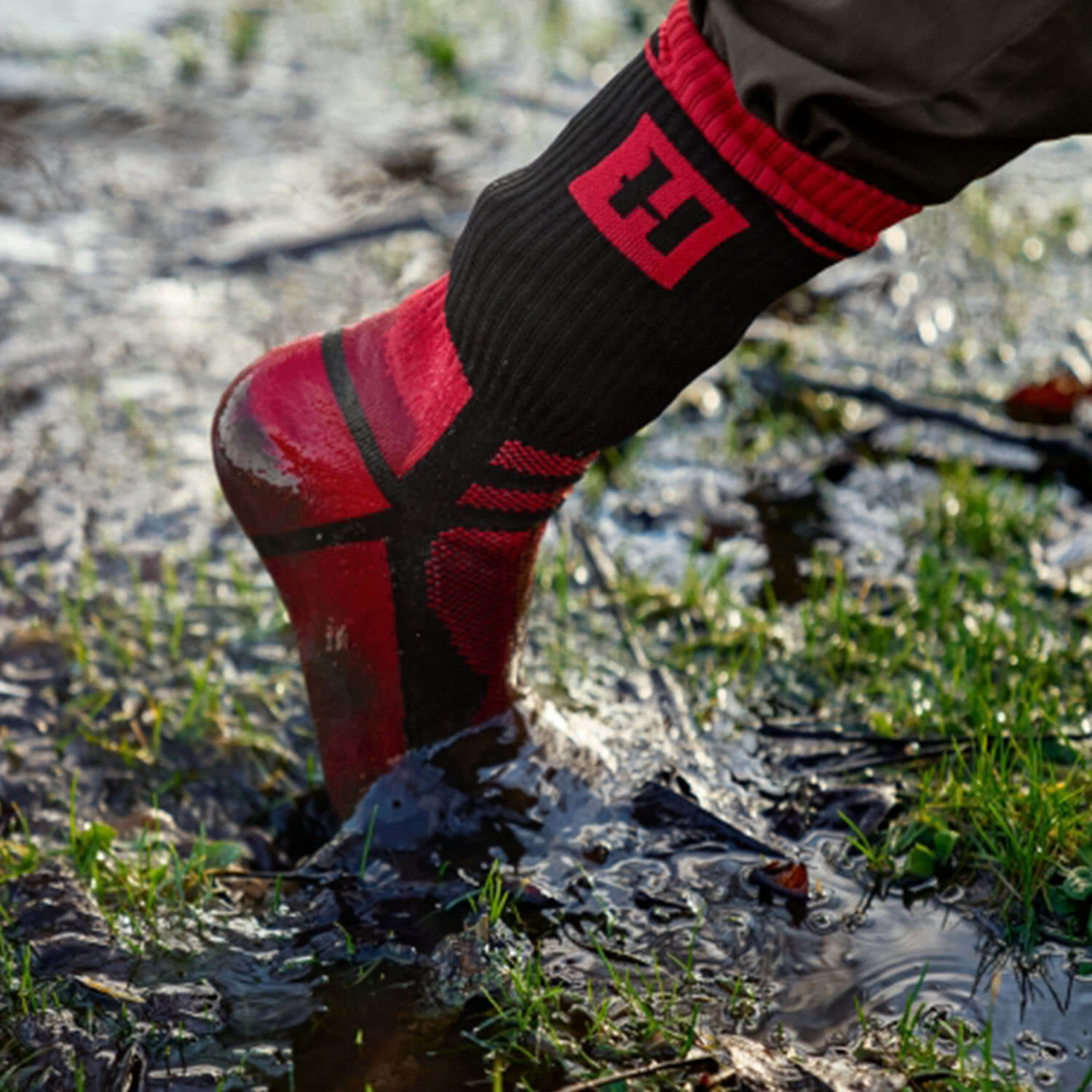  Härkila Socks water proof (Red/Black)